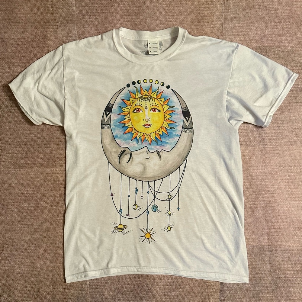 Electro Threads Women’s White Graphic Celestial T-Shirt, Size M